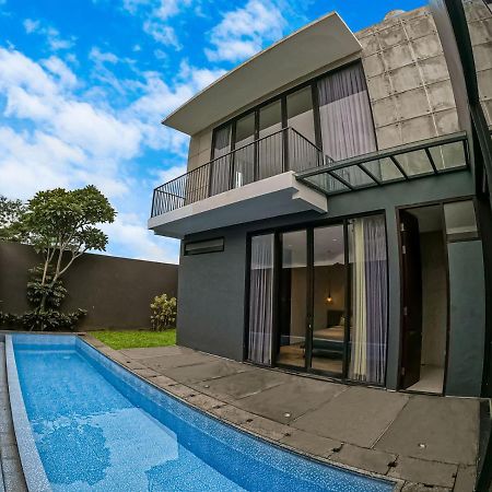 Villa Carmela Batu By Kingspark 8 エクステリア 写真